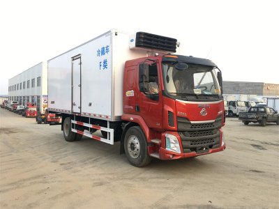 柳汽乘龍6.8冷藏車(chē)